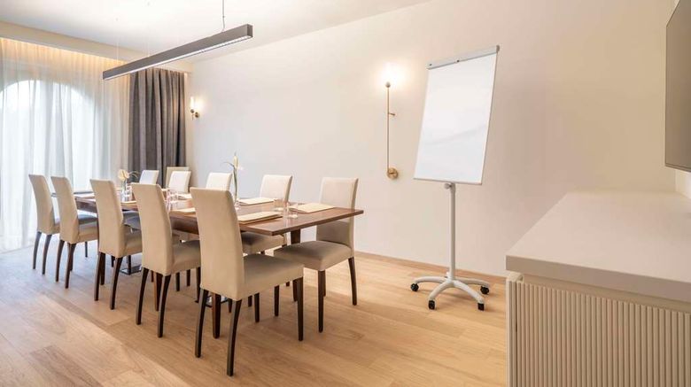 <b>Bellerive Lifestyle Hotel Meeting</b>. Images powered by <a href="https://iceportal.shijigroup.com/" title="IcePortal" target="_blank">IcePortal</a>.