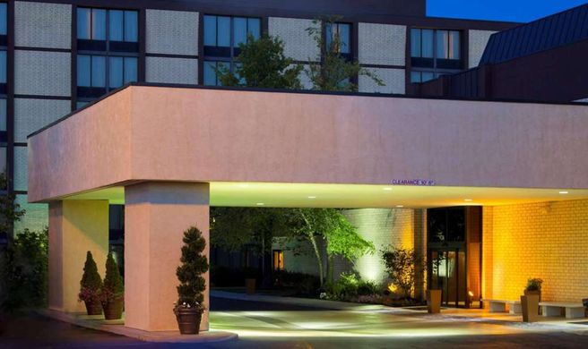 Wyndham Columbus Exterior