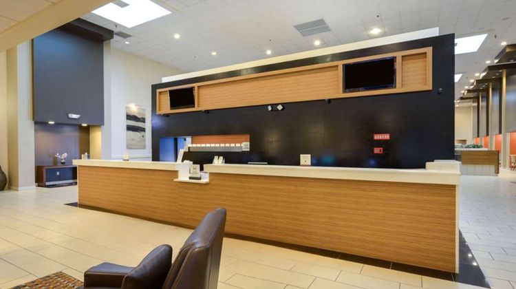 Wyndham Columbus Lobby