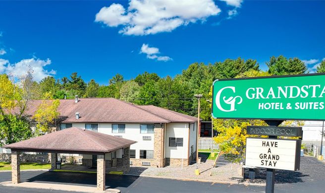 GrandStay Hotel & Suites Minocqua Exterior