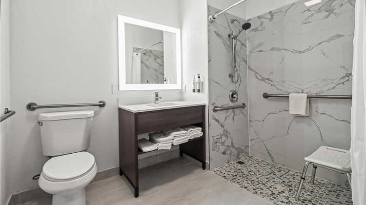 GrandStay Hotel & Suites Minocqua Room