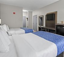 GrandStay Hotel & Suites Minocqua Room