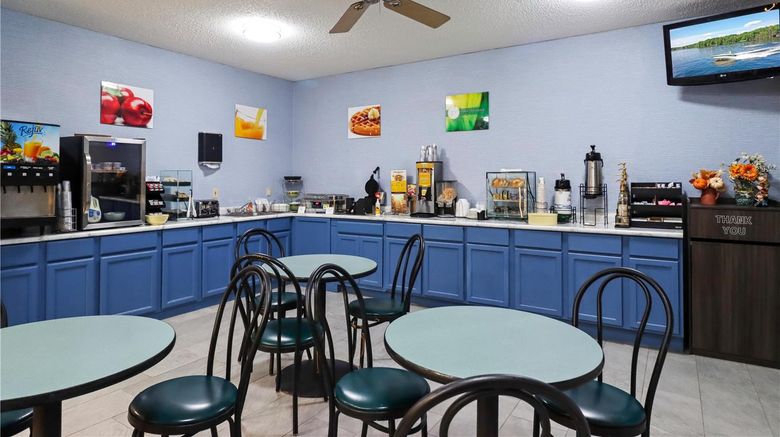 <b>GrandStay Hotel & Suites Minocqua Restaurant</b>. Images powered by <a href="https://iceportal.shijigroup.com/" title="IcePortal" target="_blank">IcePortal</a>.