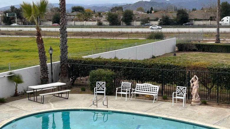 <b>SureStay by Best Western Morgan Hill Pool</b>. Images powered by <a href="https://iceportal.shijigroup.com/" title="IcePortal" target="_blank">IcePortal</a>.