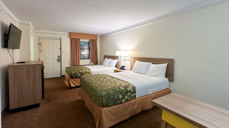 <b>Econo Lodge Augusta North -Washington Rd Room</b>. Images powered by <a href="https://iceportal.shijigroup.com/" title="IcePortal" target="_blank">IcePortal</a>.