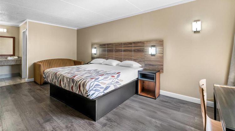 Rodeway Inn Charlotte South Room