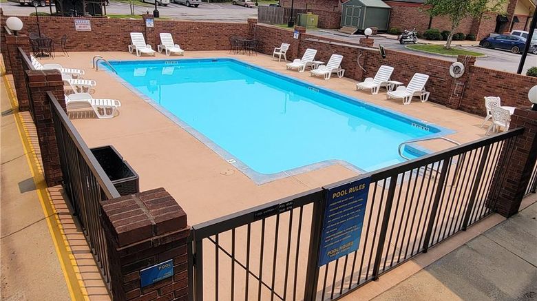<b>Days Inn by Wyndham Clanton Pool</b>. Images powered by <a href="https://iceportal.shijigroup.com/" title="IcePortal" target="_blank">IcePortal</a>.