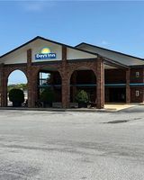 Days Inn by Wyndham Clanton