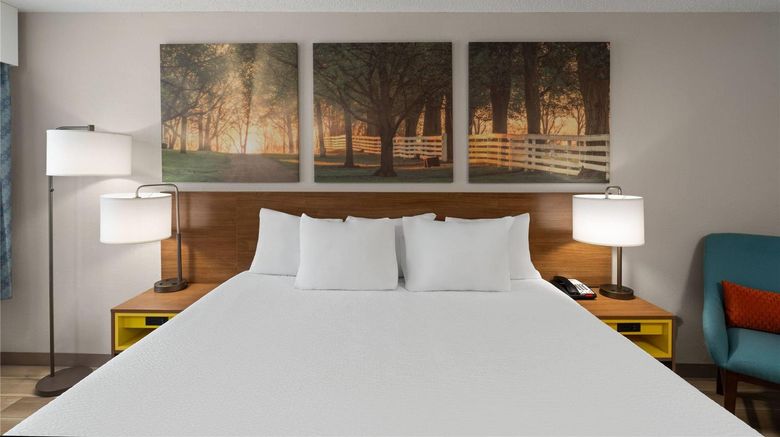 <b>Days Inn by Wyndham Clanton Room</b>. Images powered by <a href="https://iceportal.shijigroup.com/" title="IcePortal" target="_blank">IcePortal</a>.