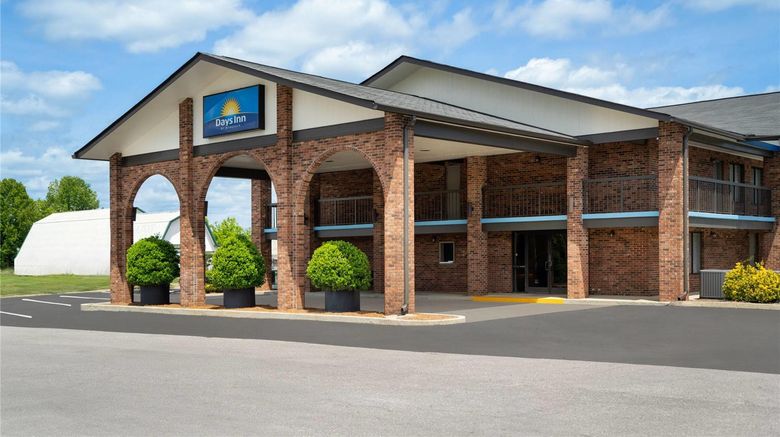 <b>Days Inn by Wyndham Clanton Exterior</b>. Images powered by <a href="https://iceportal.shijigroup.com/" title="IcePortal" target="_blank">IcePortal</a>.