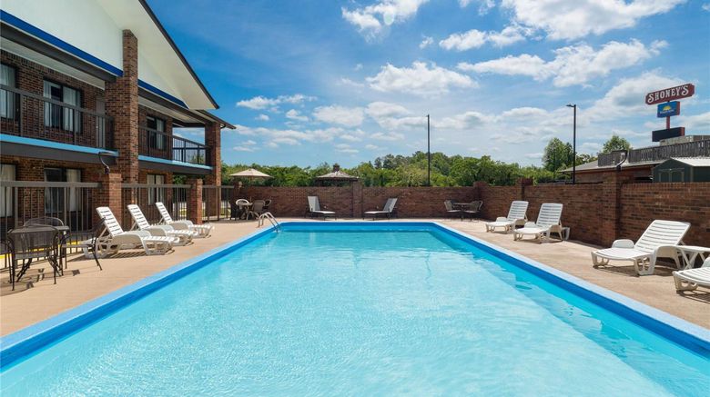 <b>Days Inn by Wyndham Clanton Pool</b>. Images powered by <a href="https://iceportal.shijigroup.com/" title="IcePortal" target="_blank">IcePortal</a>.