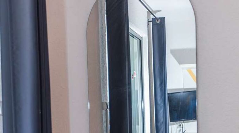 <b>Hotel les Aigrettes Room</b>. Images powered by <a href="https://iceportal.shijigroup.com/" title="IcePortal" target="_blank">IcePortal</a>.
