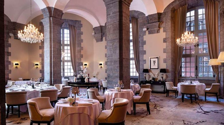 <b>Royal Hainaut Spa & Resort Hotel Restaurant</b>. Images powered by <a href="https://iceportal.shijigroup.com/" title="IcePortal" target="_blank">IcePortal</a>.