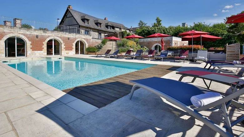 <b>Domaine le Clos des Fontaines Pool</b>. Images powered by <a href="https://iceportal.shijigroup.com/" title="IcePortal" target="_blank">IcePortal</a>.