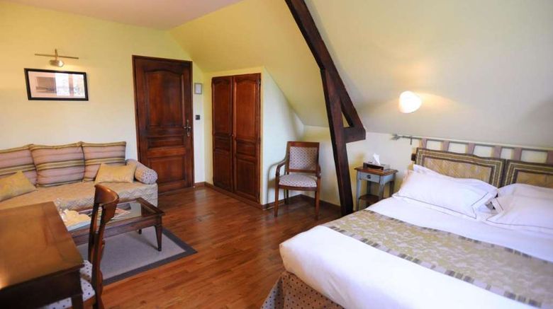 <b>Domaine le Clos des Fontaines Room</b>. Images powered by <a href="https://iceportal.shijigroup.com/" title="IcePortal" target="_blank">IcePortal</a>.