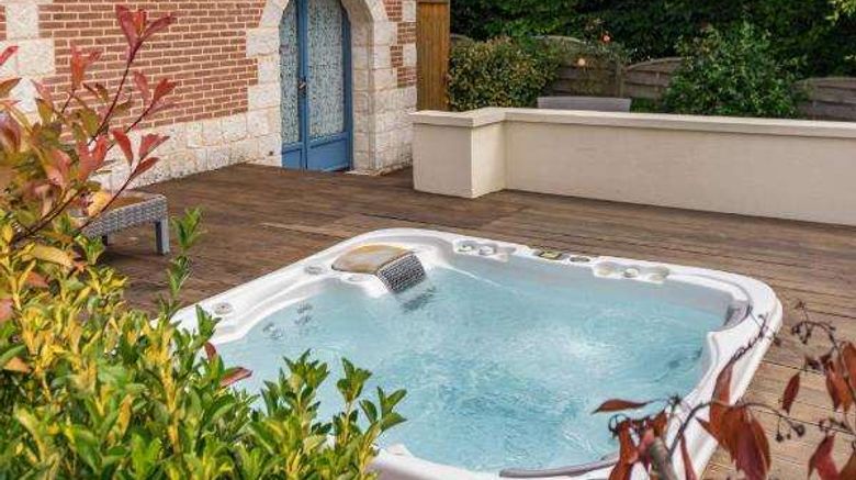 <b>Domaine le Clos des Fontaines Spa</b>. Images powered by <a href="https://iceportal.shijigroup.com/" title="IcePortal" target="_blank">IcePortal</a>.