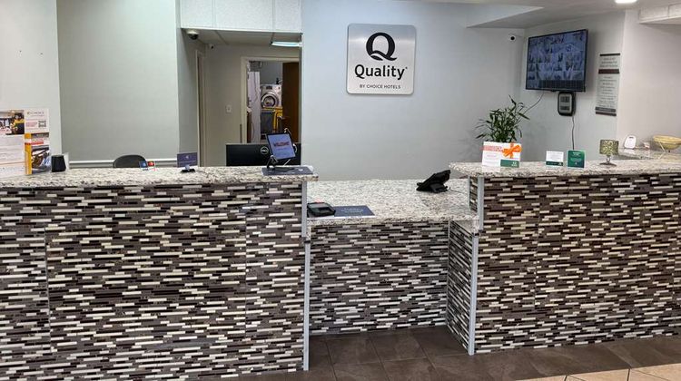 Quality Inn and Suites Biloxi - Ocean Springs Lobby