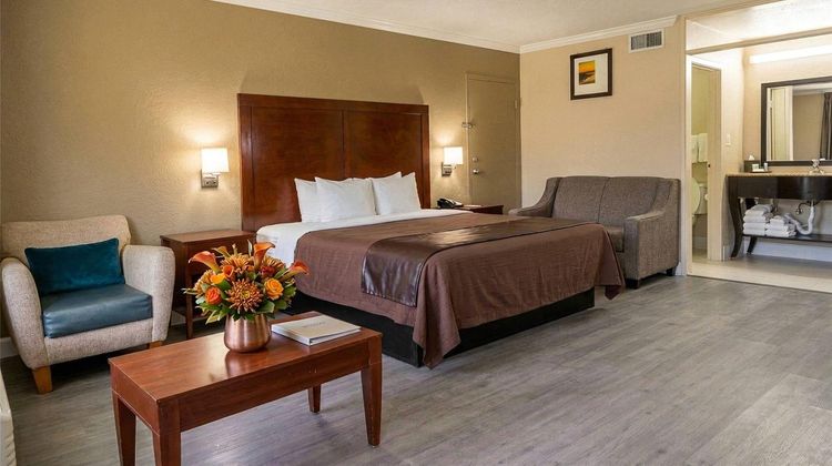 Rodeway Inn Monroe Suite