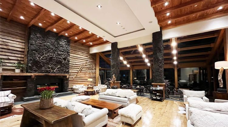Hotel Cumbres Patagonicas Lobby