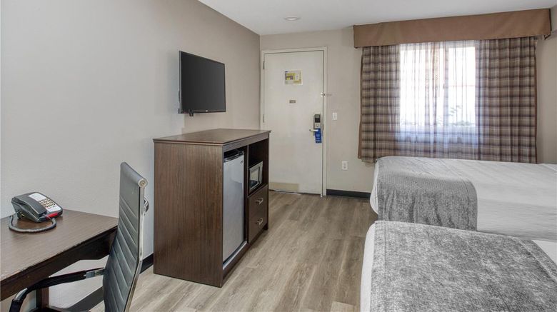 <b>SureStay by Best Western Salt Lake City Room</b>. Images powered by <a href="https://iceportal.shijigroup.com/" title="IcePortal" target="_blank">IcePortal</a>.