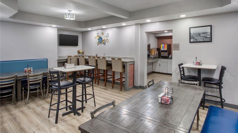 <b>SureStay by Best Western Salt Lake City Restaurant</b>. Images powered by <a href="https://iceportal.shijigroup.com/" title="IcePortal" target="_blank">IcePortal</a>.
