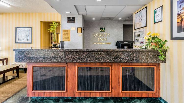Quality Inn Ft Pierce Lobby