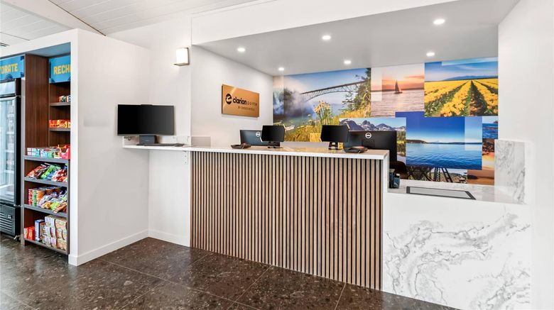 <b>Clarion Pointe Mount Vernon - Burlington Lobby</b>. Images powered by <a href="https://iceportal.shijigroup.com/" title="IcePortal" target="_blank">IcePortal</a>.