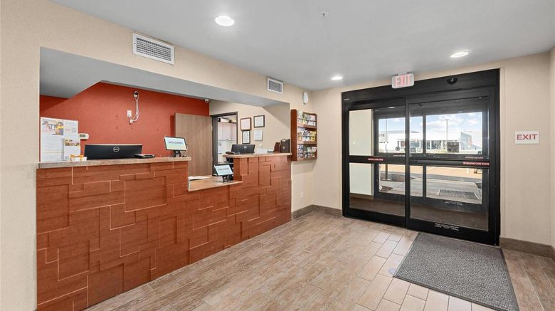 <b>MainStay Suites Spokane Valley Lobby</b>. Images powered by <a href="https://iceportal.shijigroup.com/" title="IcePortal" target="_blank">IcePortal</a>.