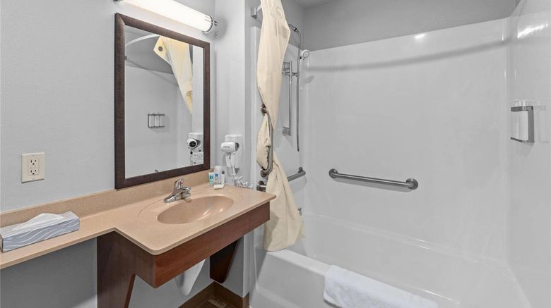 <b>MainStay Suites Spokane Valley Room</b>. Images powered by <a href="https://iceportal.shijigroup.com/" title="IcePortal" target="_blank">IcePortal</a>.