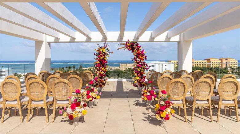 <b>Dreams Cap Cana Resort & Spa Ballroom</b>. Images powered by <a href="https://iceportal.shijigroup.com/" title="IcePortal" target="_blank">IcePortal</a>.