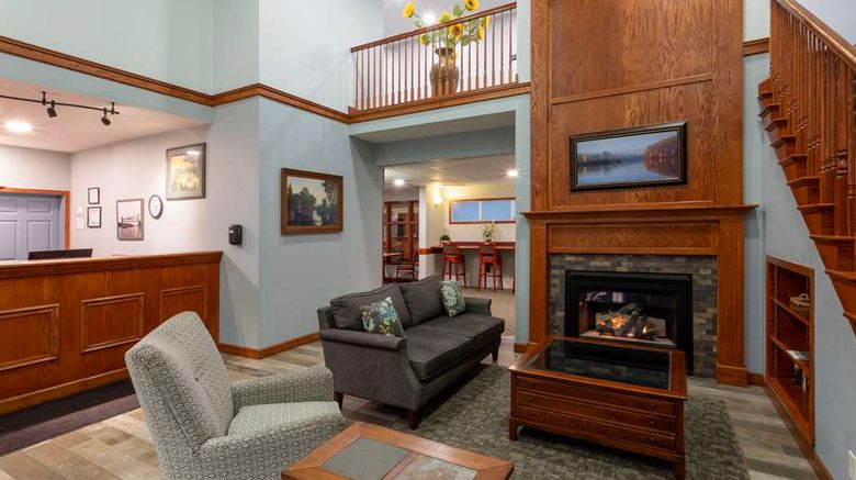 <b>Hastings Country Inn Lobby</b>. Images powered by <a href="https://iceportal.shijigroup.com/" title="IcePortal" target="_blank">IcePortal</a>.