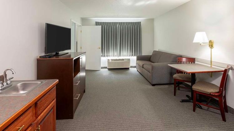 Hastings Country Inn Suite