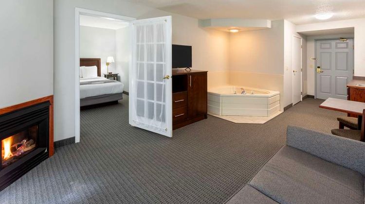 Hastings Country Inn Suite