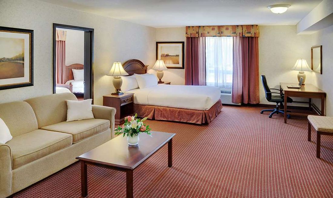 Pomeroy Inn & Suites Chetwynd Suite