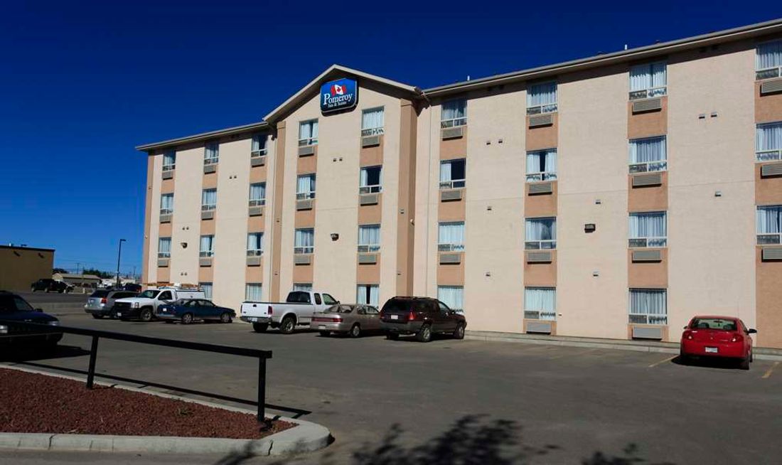 Pomeroy Inn & Suites Fort St John Exterior
