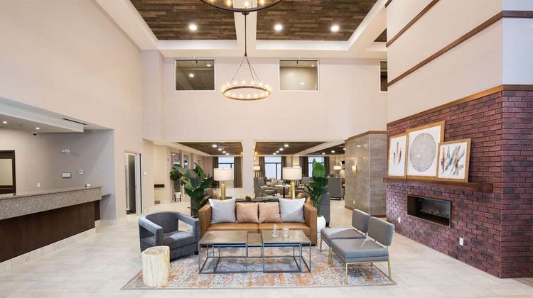 Pomeroy Inn & Suites Prince George Lobby