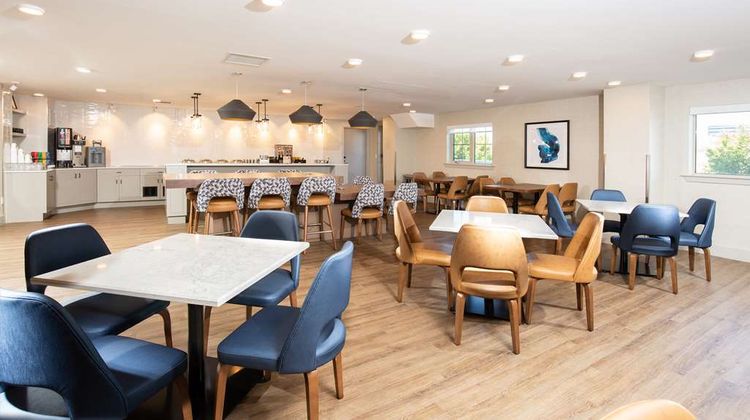 Pomeroy Hotel Fort McMurray Restaurant