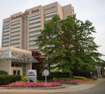 Somerset Inn Exterior