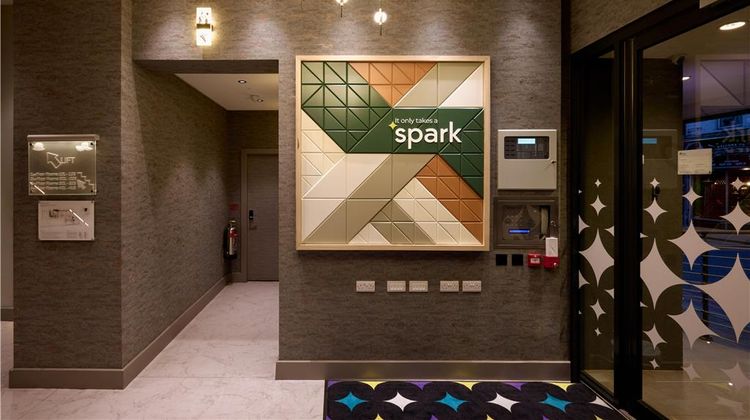 Spark by Hilton Luton Lobby