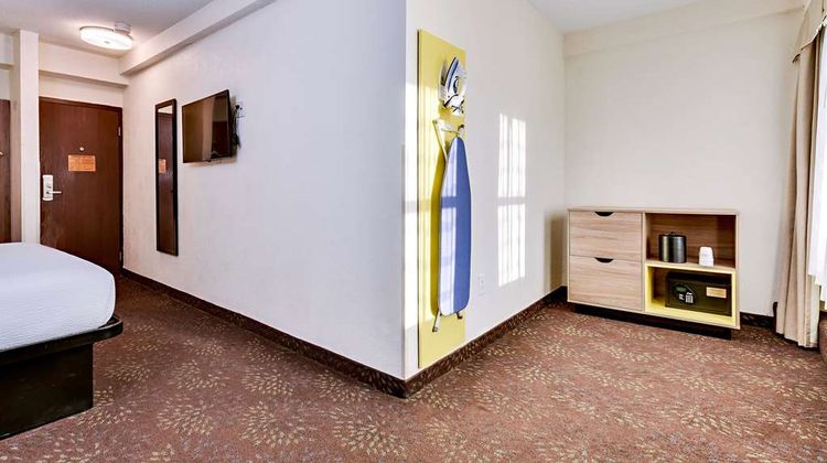 Days Inn Washington DC/Connecticut Ave Room