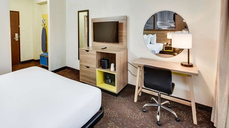 <b>Days Inn Washington DC/Connecticut Ave Room</b>. Images powered by <a href="https://iceportal.shijigroup.com/" title="IcePortal" target="_blank">IcePortal</a>.