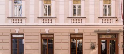 Hotel Carol Exterior