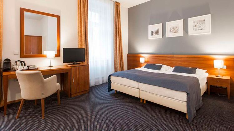 Hotel Carol Room
