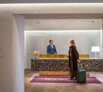 Hotel Bookquet Lobby
