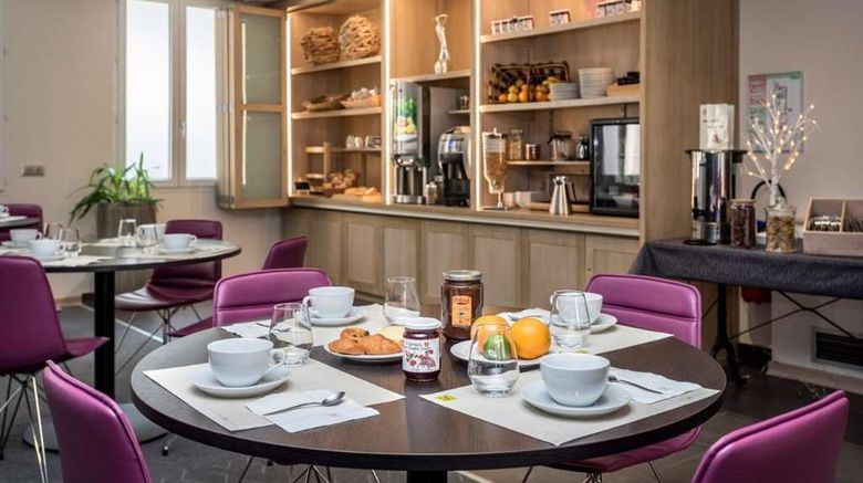 <b>Hotel Les 2 Rives Restaurant</b>. Images powered by <a href="https://iceportal.shijigroup.com/" title="IcePortal" target="_blank">IcePortal</a>.