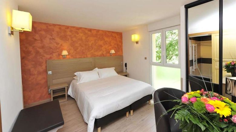 <b>Hotel Les 2 Rives Room</b>. Images powered by <a href="https://iceportal.shijigroup.com/" title="IcePortal" target="_blank">IcePortal</a>.