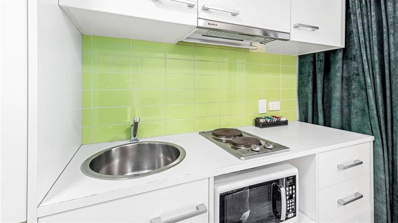 <b>Quality Apartments North Melbourne Room</b>. Images powered by <a href="https://iceportal.shijigroup.com/" title="IcePortal" target="_blank">IcePortal</a>.