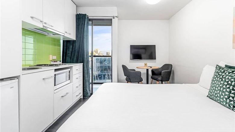 <b>Quality Apartments North Melbourne Room</b>. Images powered by <a href="https://iceportal.shijigroup.com/" title="IcePortal" target="_blank">IcePortal</a>.