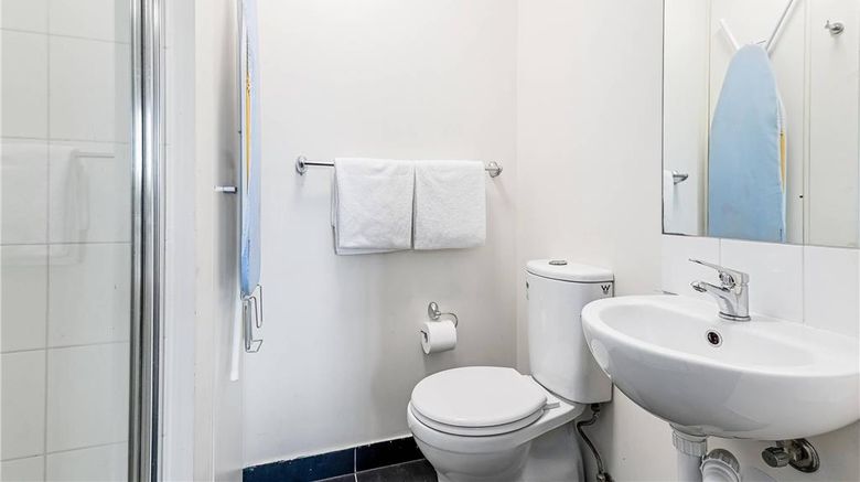 <b>Quality Apartments North Melbourne Room</b>. Images powered by <a href="https://iceportal.shijigroup.com/" title="IcePortal" target="_blank">IcePortal</a>.