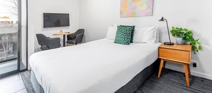 Quality Apartments North Melbourne Room